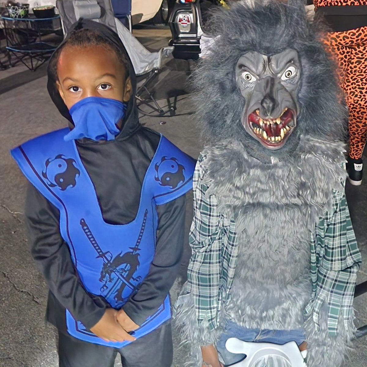 GOD/ALLAH SAID : Go serve your people 🙏🏿 
Last Night's #TRUNKATREAT @ CRENSHAW HIGH SCHOOL WAS A BLESSING,  ALL AGES FREE TO ANYONE WELCOME TO ALL.
 🎉 WE AT #DEVELOPINGOPTIONS TAKE MONTHS /WEEKS /DAYS TO PLAN EVENT, DATES, and SHOWS FOR THESE YOUNG KIDS !! just to see them happy