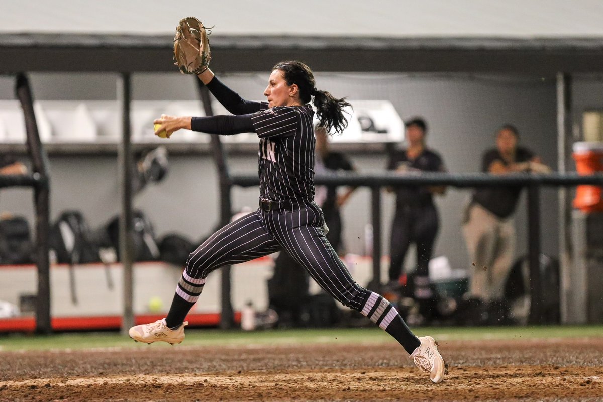 Pitt_SB's tweet photo. ICYMI: @Forever_Jordann signed a 1-year deal with @thetexassmoke yesterday.
Congratulations, Coach Dail โผ๏ธ https://t.co/MPgyRLTM6E