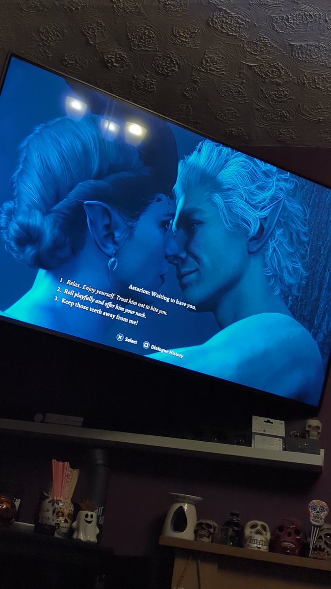 _pixelvix's tweet photo. When you finally romanced the vamp. Literally starting playing #bg3 for this reason https://t.co/QGS4pCAY75