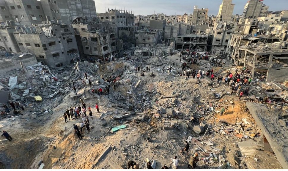 GcruzDario's tweet photo. 🇨🇺🇨🇺#Cuanta masacre, cuanta crueldad, no existe justicia posible  que perdone tanto Genocidio . La humanidad acuza a los EEUU  e Israel como los máximo responsable de este exterminio en Gaza.🇨🇺🇨🇺🇨🇺
#CubaPorLaPaz 
#PalestinaLibre. https://t.co/g6IcL5WMWc