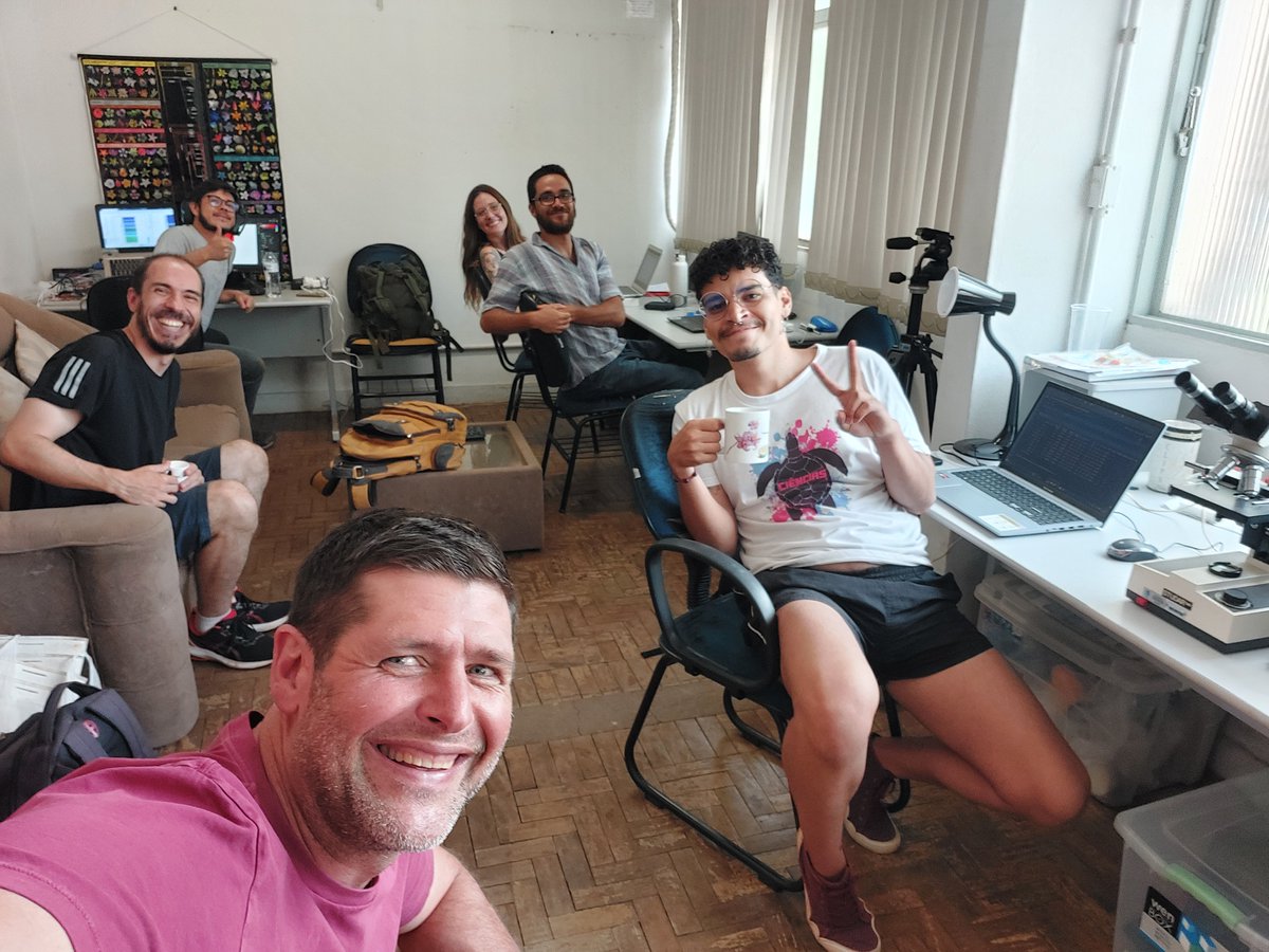 BioInteractLab's tweet photo. Back in Brazil, with Vini and his great students https://t.co/iNP1FK3olX