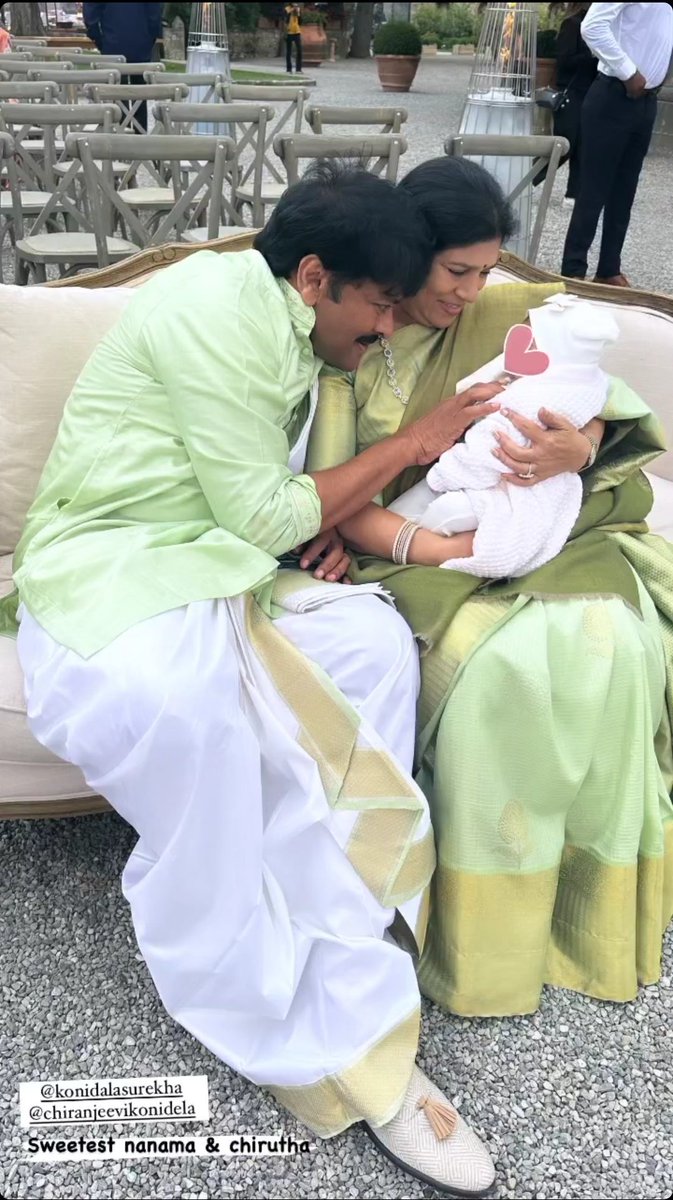 Wholesome pic ❤️
Princess #KlinKaara with her grand parents @KChiruTweets  & Surekha gaaru 😍
#VarunLav