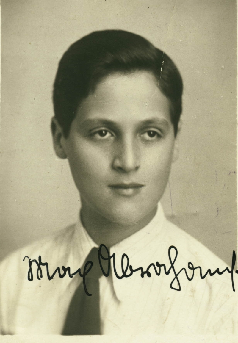 AuschwitzMuseum's tweet photo. 1 November 1925 | German Jew, Max Abrahamson, was born in Berlin. He emigrated to Czechoslovakia.

He was deported to #Auschwitz from #Theresienstadt ghetto on 1 February 1943. He did not survive. https://t.co/ODYFU127ml