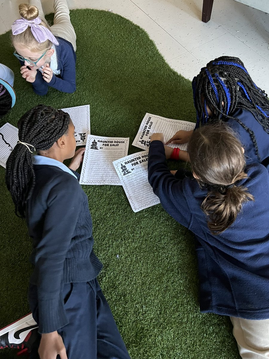 mrsherberger's tweet photo. 4th and 5th graders practiced using sensory details to sell a haunted house in the lab this week! Would you buy it? #ilovemyjob #futureauthors #spookyseasonfun @AudubonES https://t.co/uhm62LDNmX