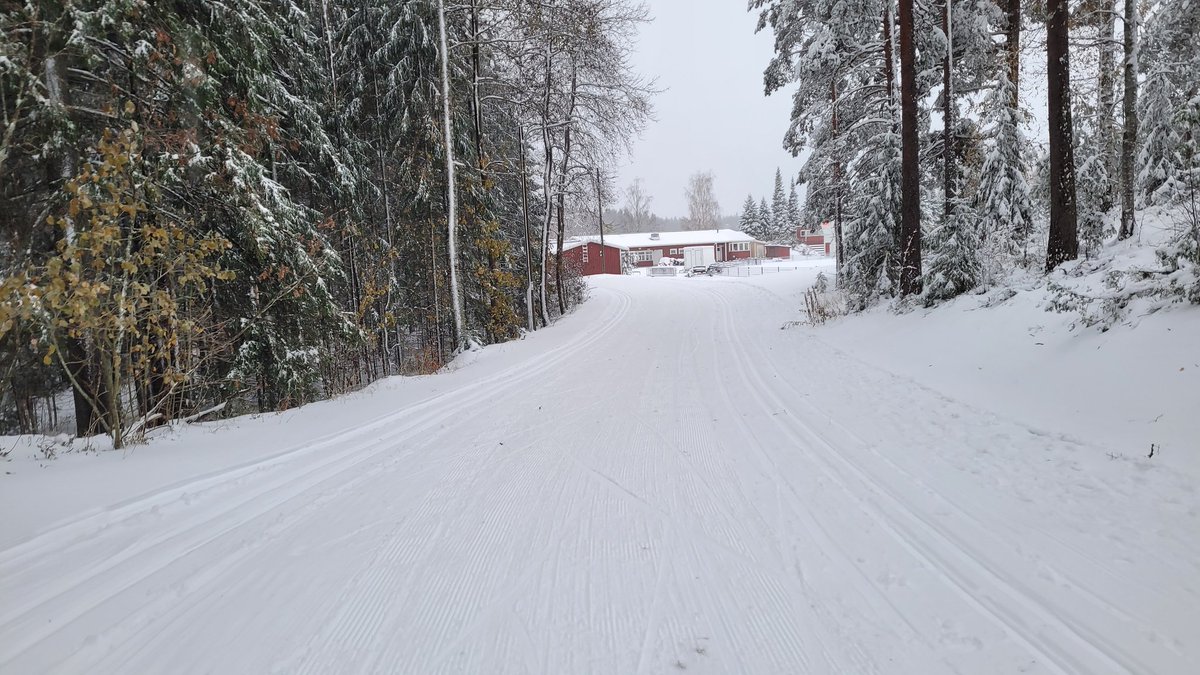 Kiitos #Kangasala 
1,5vrk lumisateiden alkamisen jälkeen oli koko pääreitistö lanattu hiihtokuntoon 👏