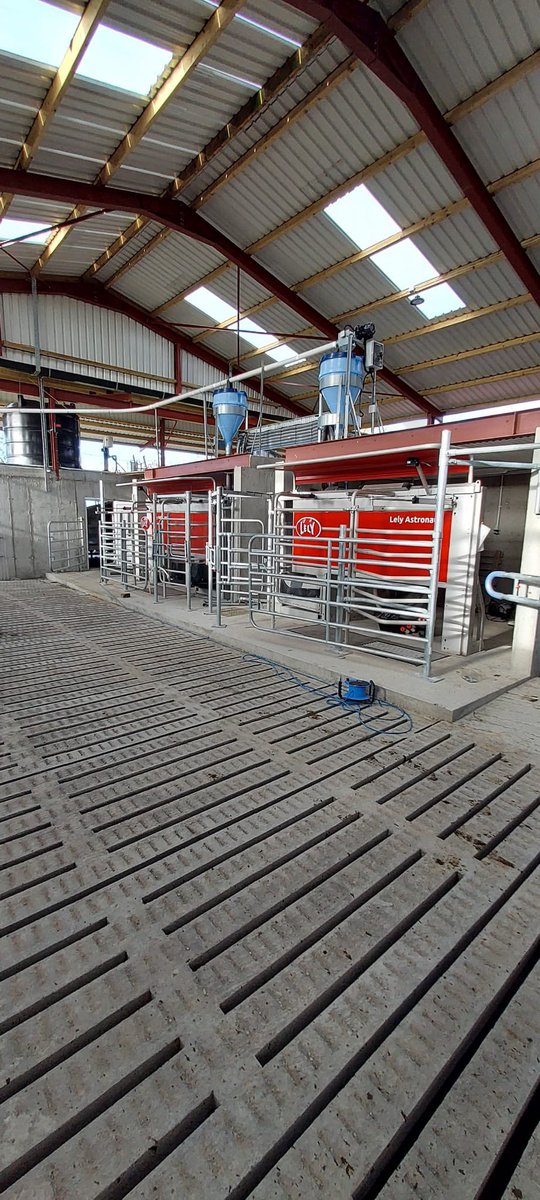 LelyCenterMTown's tweet image. Another 2 robot install getting closer to start up in the next few weeks! #irishdairy #roboticmilking #dairyrobot