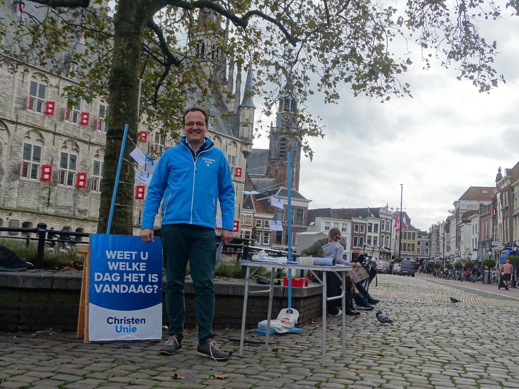 RMarkerink's tweet photo. Dankdag voor gewas en arbeid. Een moment om terug te kijken met elkaar. Vanmiddag met @CUGouda met mensen hier over gesproken en zo een gebedsmuur van allerlei onderwerpen. Ter afsluiting kwam Mirjam Bikken ook even langs https://t.co/otXpDF956n