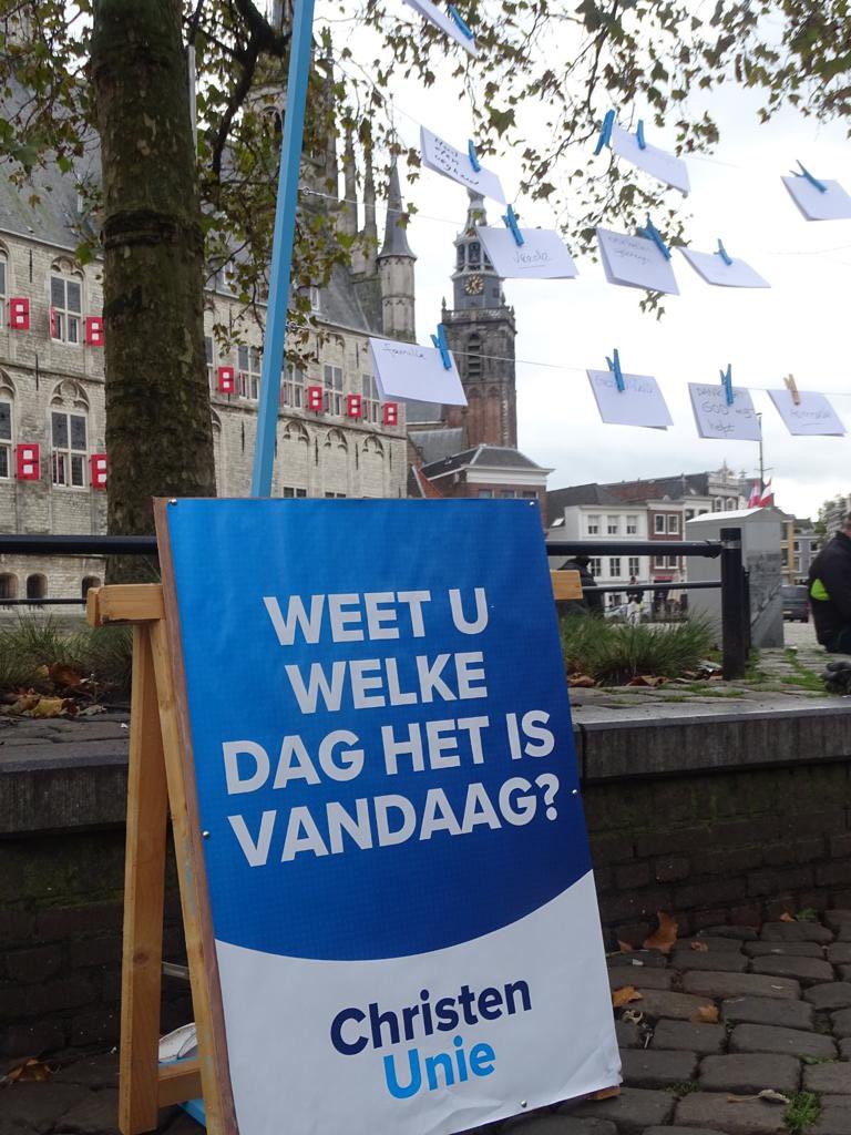 RMarkerink's tweet photo. Dankdag voor gewas en arbeid. Een moment om terug te kijken met elkaar. Vanmiddag met @CUGouda met mensen hier over gesproken en zo een gebedsmuur van allerlei onderwerpen. Ter afsluiting kwam Mirjam Bikken ook even langs https://t.co/otXpDF956n