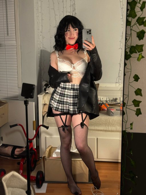 forgot to post my halloween fit last night but here it is&hellip; can you guess who?💦 https://t.co/04qRLkFl<a href="/tag/bugsbunnychallenge"class="tags"><span>#bugsbunnychallenge</span></a>