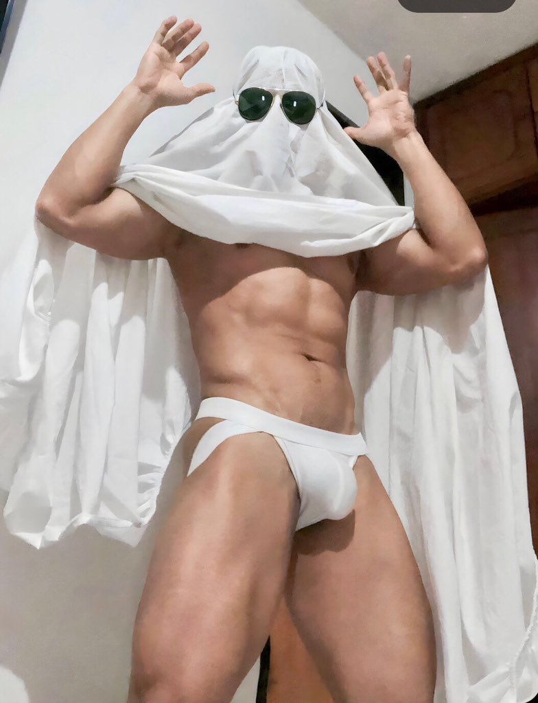 Kcs4u's tweet photo. Te espanto o te encanto? 👻 Halloween 2023

https://t.co/agXsZCKciS https://t.co/M2TuHgKvZ5