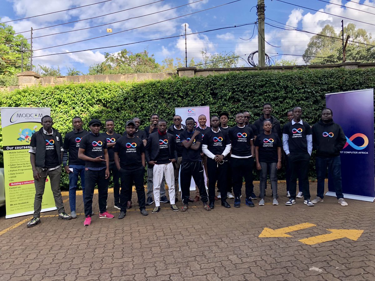isaactevin's tweet photo. Awesome first day of hackathon getting to interact with new aspiring blockchain developers building on the internet computer🧑‍💻👨‍💻 👩‍💻.@ICPKushites @ModcomKenya @dfinity @DFINITYDev @dacadeOrg https://t.co/MTYXRpEKon
