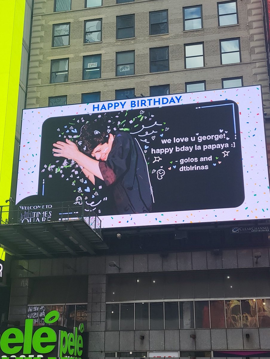 bigtittyhasan's tweet photo. george in times square! :] https://t.co/zHqvxgbpsz