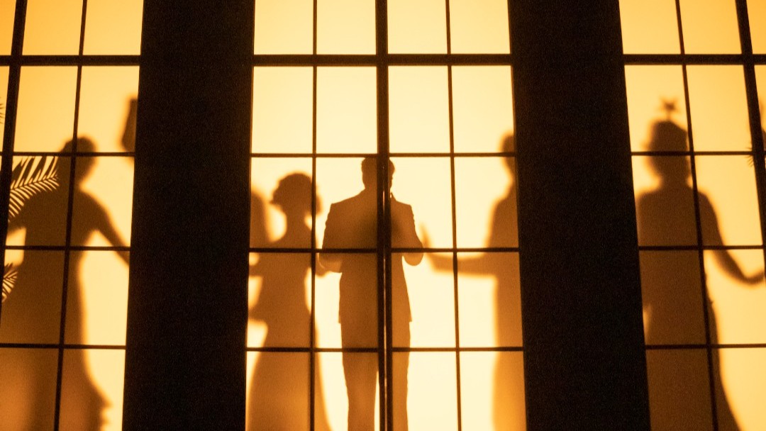 'He was born with very exceptional gifts. They must be - they ought to be given every chance.' 🤩

#TheCornIsGreen is now available to watch on #NationalTheatreAtHome.

📸 Johan Persson