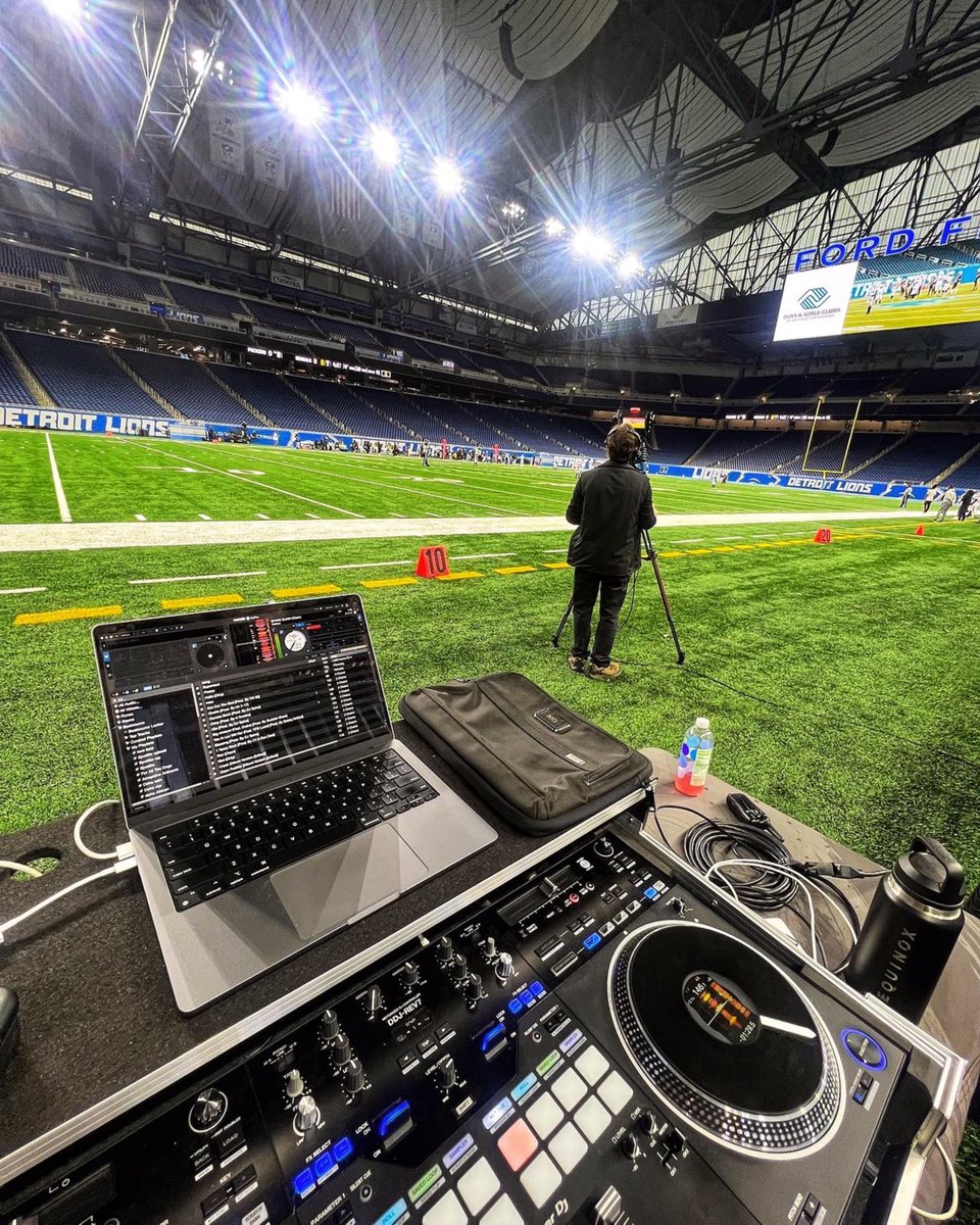 Office views📍Ford Field (Via @djmobeatz)