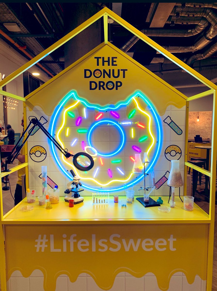 ElGrinchos's tweet photo. Get your chops around these bad boys! 🍩🍩🍩 The Donut Drop was back with @Unite_Student at Horizon Heights in Liverpool earlier this week! @TROexperiential #TROInAction #LifeIsSweet #WhyWait https://t.co/DFsJ1t3ADL