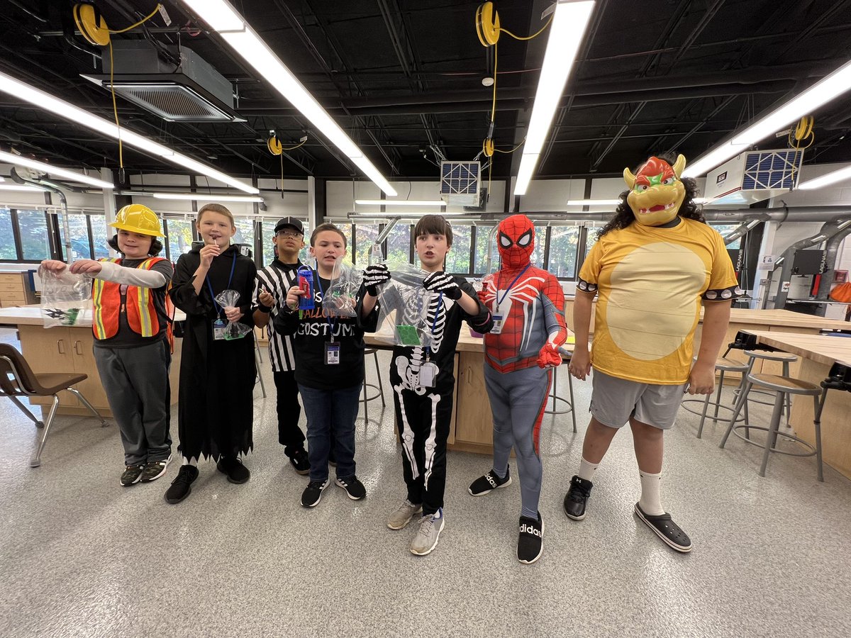 apopetech's tweet photo. #FunTech students @BeachStreetWI put together 3D printed spooky graveyard dance parties. #Prusa #HappyHalloween #WIproud #LITTEA https://t.co/Y4mUUKSGiD