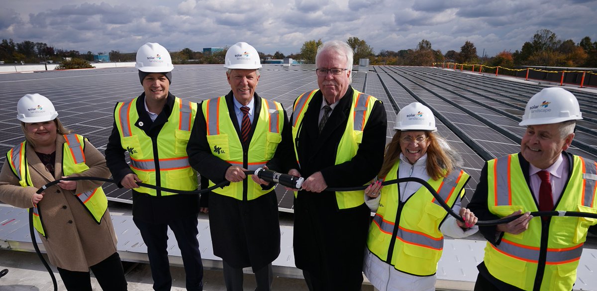 Today @FrankPallone, @WoodbridgeNJ Mayor McCormac, @DOLJobCorps, and @solar_landscape  celebrated #JusticeWeek2023 by energizing another  #communitysolar project that created jobs and will serve lower-income families! 🎉

That means more cost savings and more #climatejustice for