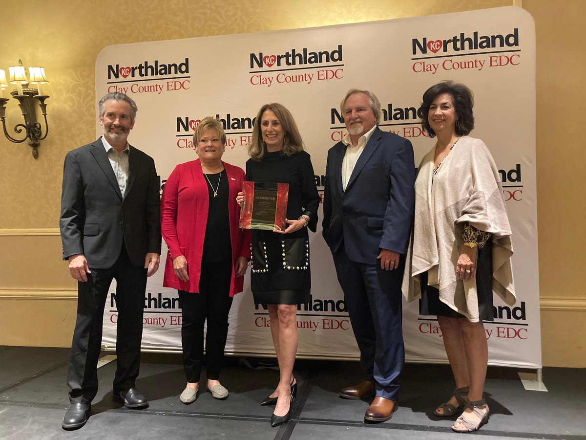 Congratulations to <a href="/HuntMidwest/">Hunt Midwest</a> President &amp; CEO <a href="/orareynolds/">Ora Reynolds</a> for receiving the Look North Award last week from the Clay County Economic Development Council!