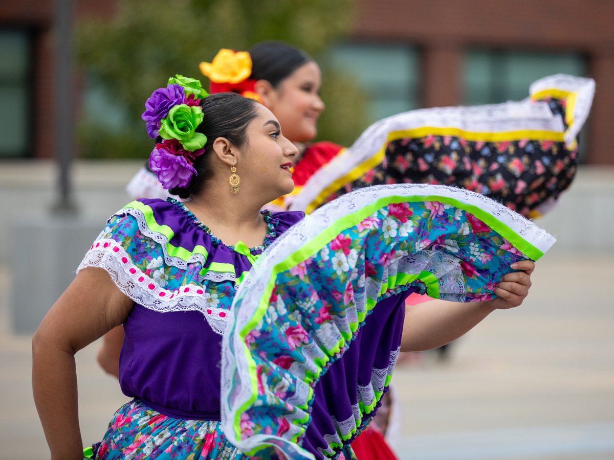 visitop's tweet photo. Celebrating Dia De Los Muertos &amp; National Hispanic Heritage Month at Nerman Museum's Cultura Fest! A day of art, food, and culture that left us in awe. From live music to tasty bites, it was a vibrant celebration of life and love🌹💀#DiaDeLosMuertos #HispanicHeritage #CulturaFest https://t.co/qyeiHJou0j