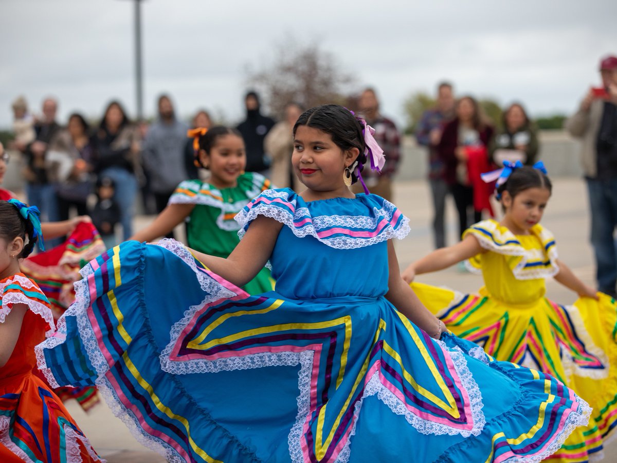 visitop's tweet photo. Celebrating Dia De Los Muertos &amp; National Hispanic Heritage Month at Nerman Museum's Cultura Fest! A day of art, food, and culture that left us in awe. From live music to tasty bites, it was a vibrant celebration of life and love🌹💀#DiaDeLosMuertos #HispanicHeritage #CulturaFest https://t.co/qyeiHJou0j
