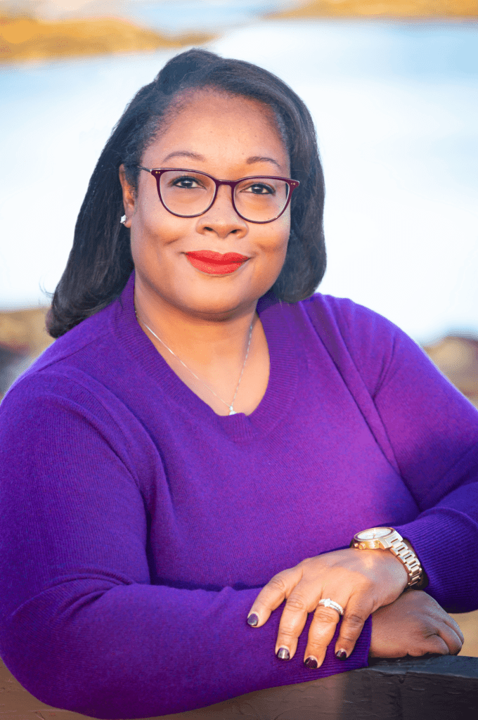 Last week, Dr. Sonja Cherry-Paul, a renowned author, visited UNT to meet with Teacher Education and Administration students and faculty to speak about anti-racism. Learn more about what she spoke about: coe.unt.edu/news/fighting-…