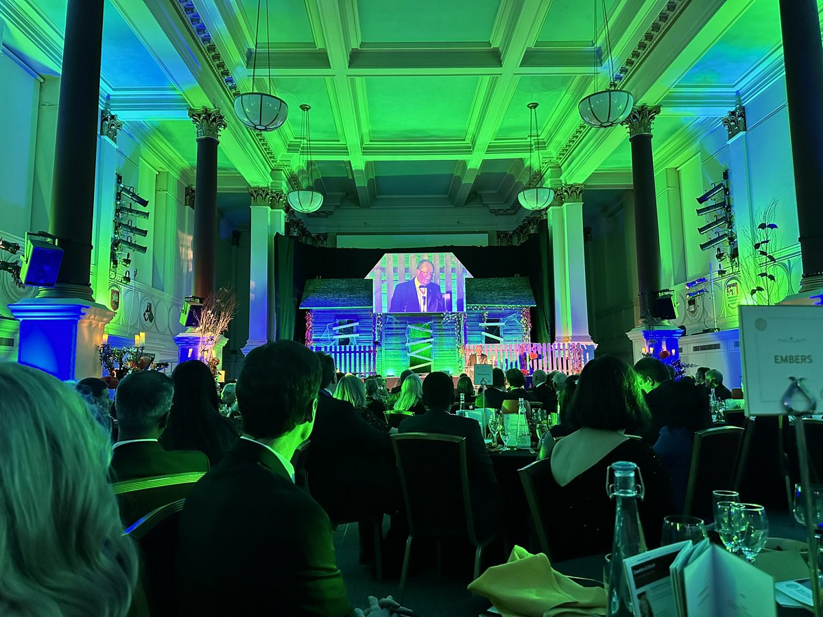 It was a great pleasure to attend the @BMAFoundationMR awards ceremony and celebrate some of the brilliant medical research happening right now. Hearing a fellow @UoS_Medicine alumni, Professor Sir Stephen Holgate CBE share his academic career was the cherry on top!