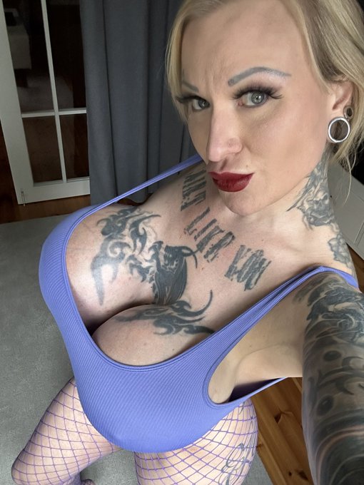 Perfect size top 😉 https://t.co/Any5AZkeF9<a href="/tag/blonde"class="tags"><span>#blonde</span></a><a href="/tag/redlips"class="tags"><span>#redlips</span></a><a href="/tag/bluedress"class="tags"><span>#bluedress</span></a><a href="/tag/hotmom"class="tags"><span>#hotmom</span></a><a href="/tag/inkedmom"class="tags"><span>#inkedmom</span></a>