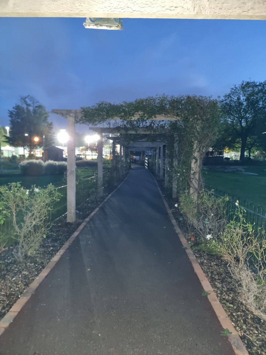 Officers are out and about this evening, have spoken to a number of residents already. Always feel free to say hi or ask us for advice if you see us walking around.
