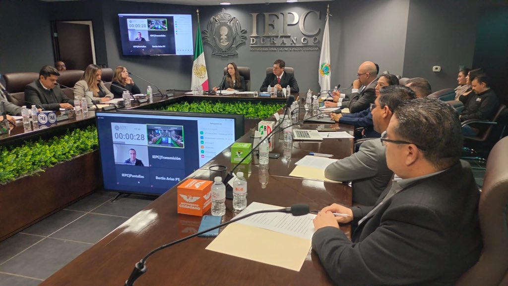 David_ArambulaQ's tweet photo. Hoy el Consejo General del @IEPCDurango declaró el inicio del PEC  2023-2024. En él se renovará la Presidencia de la República, el Congreso de la Union y el Congreso del Estado. De la mano del @INEMexico trabajaremos para garantizar el voto de las y los duranguense. https://t.co/3HpVaoexPQ