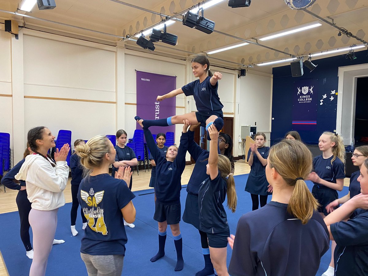 We had a brilliant first session with the Surrey Angels Cheerleading Society from @SurreyUnion this afternoon! How impressive are those stunts! 🤩