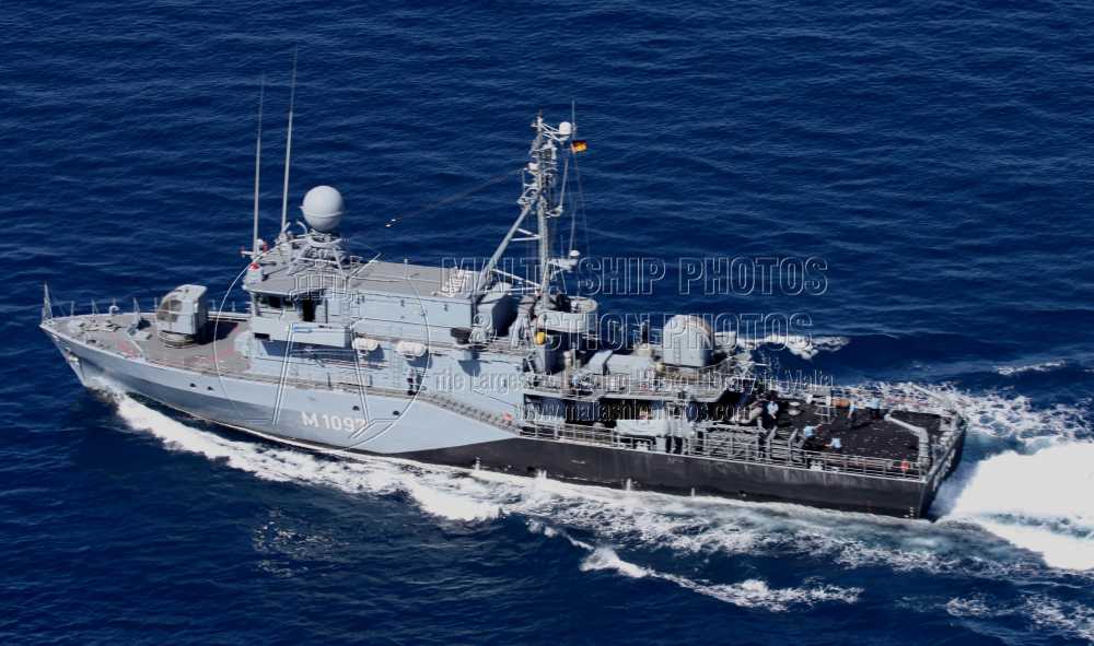 Shipguru's tweet photo. #Bundesmarine (#GermanNavy) #HamelnClass #minesweeper #M1097 #FGS_LABOE #underway #offshoreMalta - 21.02.2010 - https://t.co/nfgboxc3g3 - NO PHOTOS can be used or manipulated without our permission https://t.co/WckGu4LB1r