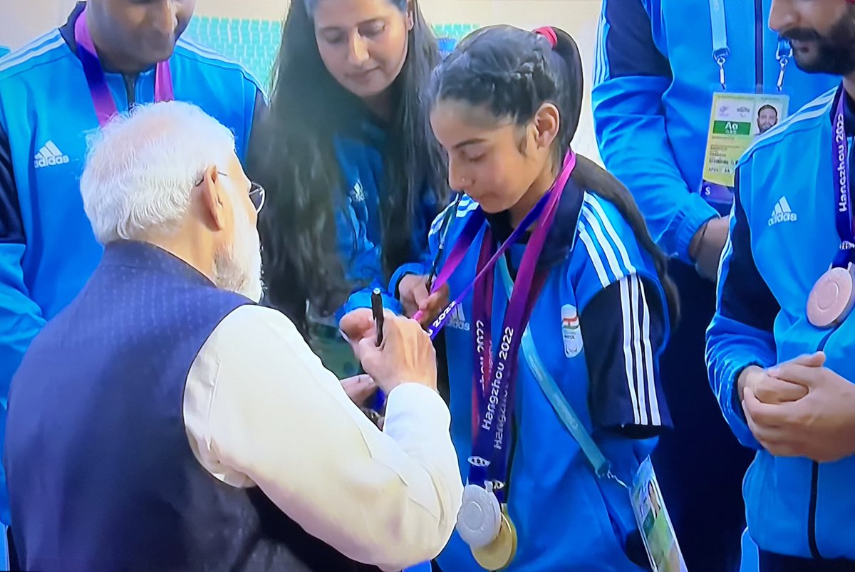 Dilsekishtwar's tweet photo. A picture that inspire generations of Kishtwar and whole nation 🇮🇳
#Sheetal https://t.co/VJXHWYzi23