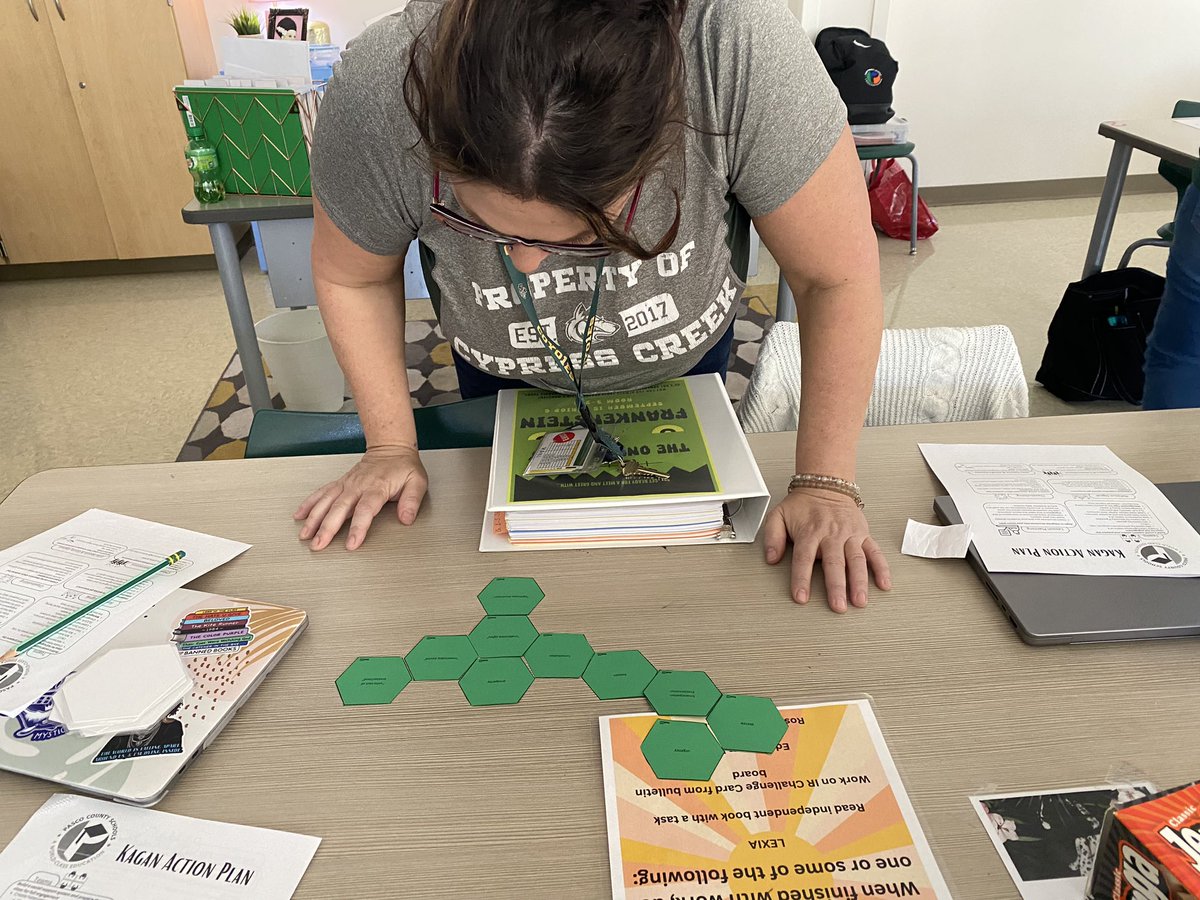 Heather Schuster tweet media