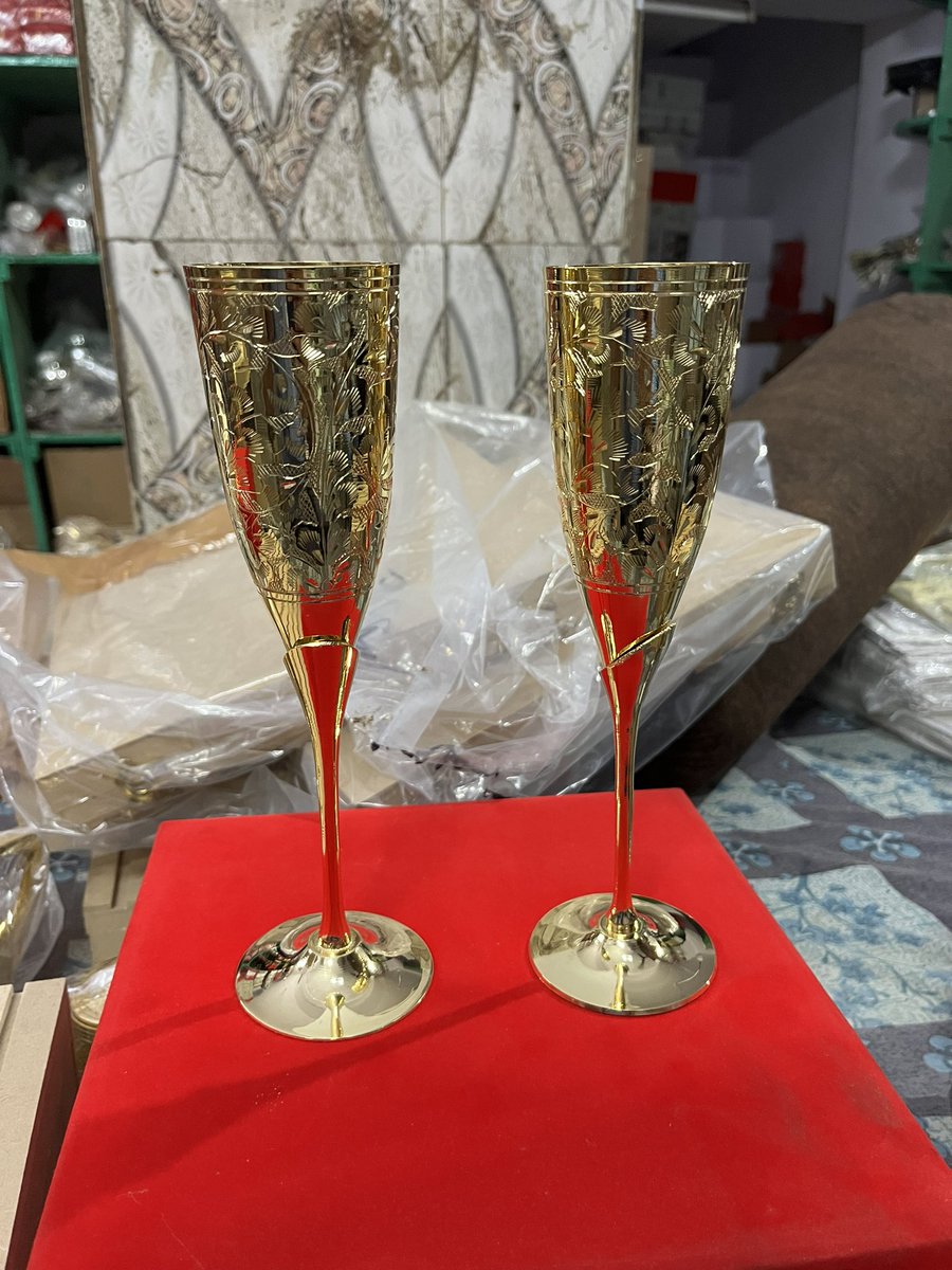 24 karat Gold plated brass wine glass set of 2 pieces #giftpacking #returngift #weddingreturngift #corporategifts #birthdaygifts #premiumgift #copperexpert #copperjug #winelover #india