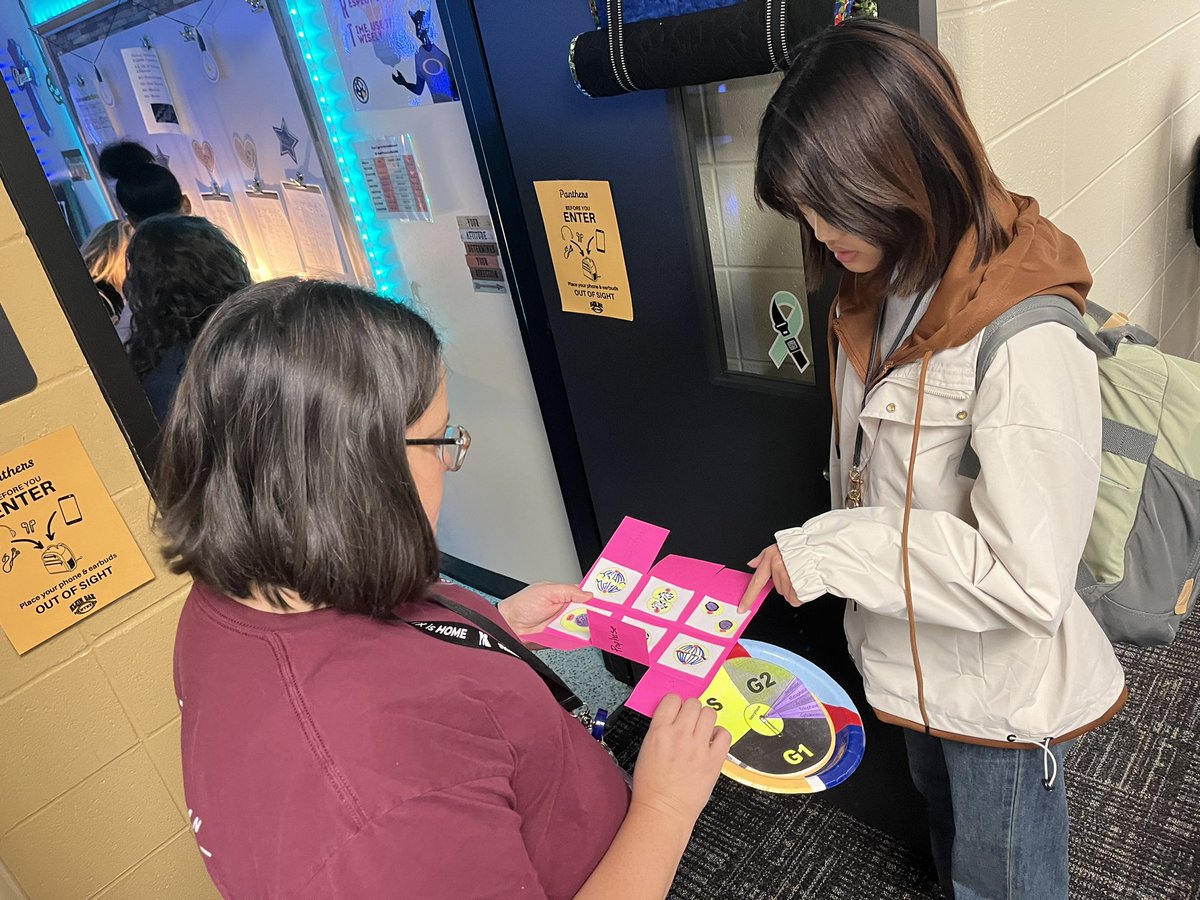 <a href="/Mrs3ndsley/">Mrs.Endsley</a> greeting students with cell cycle questions as they enter the room. Must answer to enter! Love it! <a href="/thomashensley/">Thomas Hensley</a> <a href="/KleinISDscience/">Klein ISD Science</a>