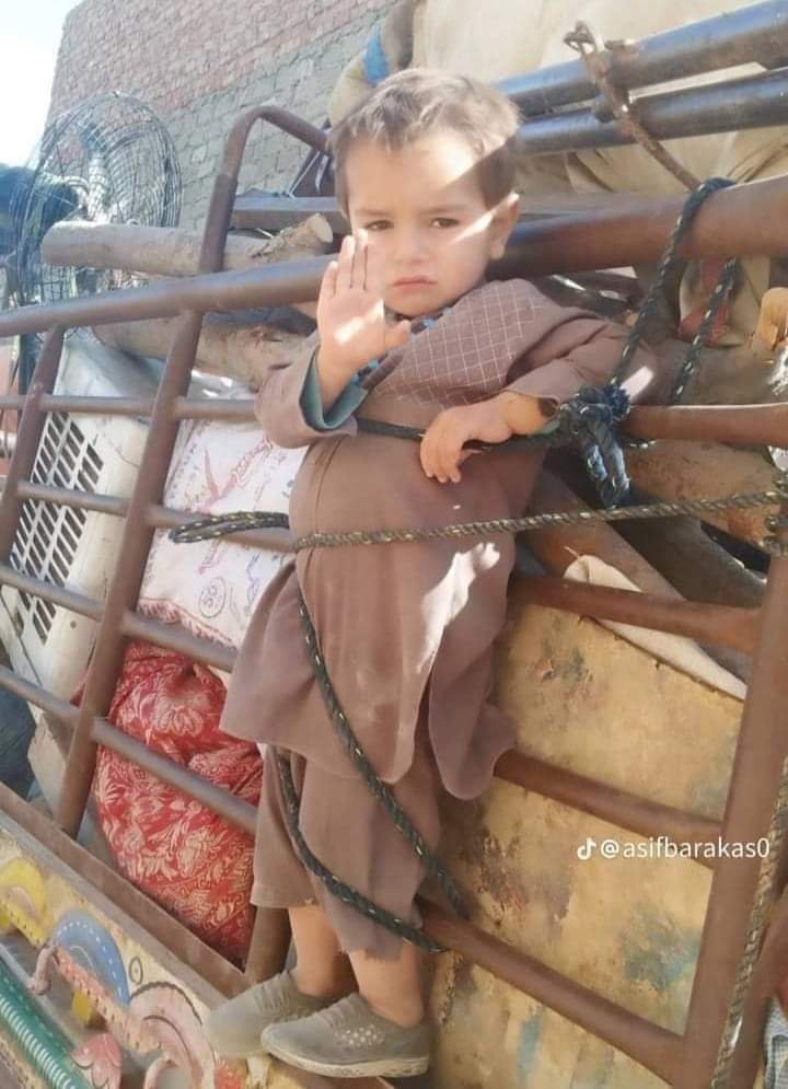 Women and children on the move are the most vulnerable people. 
Company has got the adjustments💰
Now you go Afghans, you leave our territory! 💔 😔
facebook.com/10006464401121…