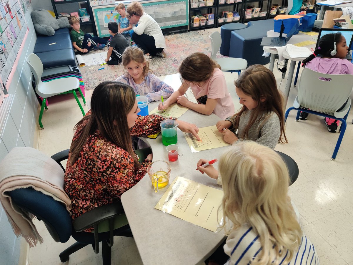 chrisgrayDB's tweet photo. Students were tasked with determining the number of milliliters in beakers and then round answers to the nearest 10. #DBEagles https://t.co/hLYGkGgZGp