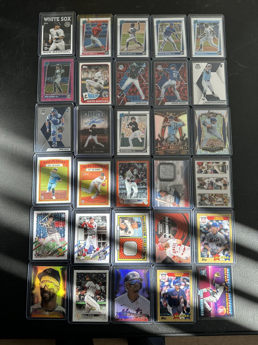 jlun13's tweet photo. Who wants some baseball cards? ❤️⚾️ Make me an offer on any/all the ones you see in all 4 lots please! Lots of good RC’s including JRod, along with an auto, some relics, and nice prospects! $60 shipped small box? RT’s appreciated! @sports_sell @HobbyRetweet_ @ILOVECOLLECTIN1 🔥 https://t.co/C4eRxjbGtn