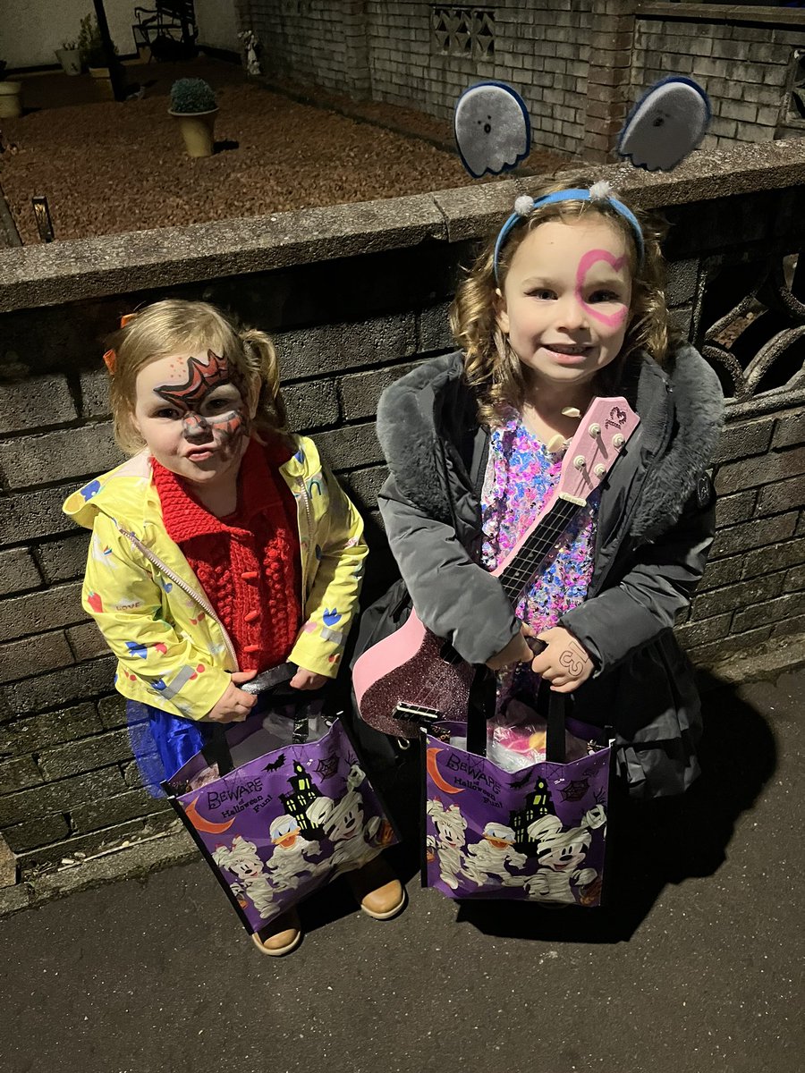 gemnicolson's tweet photo. @StMichaelsP1 Taylor Swift asked for photo trick or treating last night and was very persistent that I sent it to Mrs Moses 🫢 clearly in her diva era! 🎃🎃 https://t.co/H16djFCmko