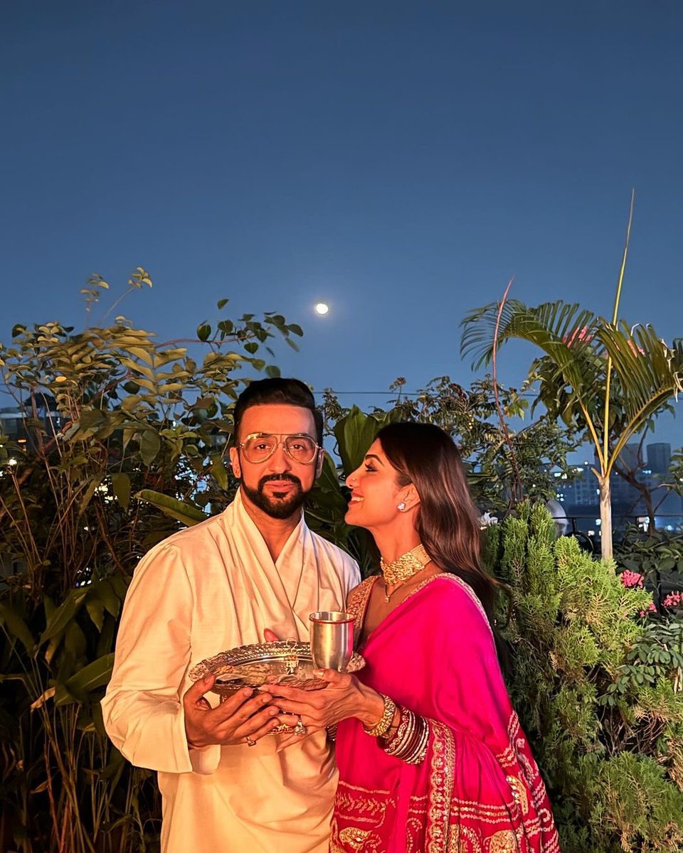 🌙 Chand mera dil ♥️ 🧿 
Only Mine 🤗 @onlyrajkundra 
 
#KarvaChauth2023 #love #us #KarwaChauthWishes