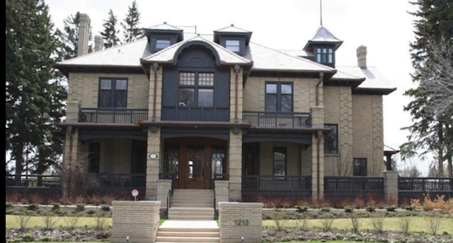 YaHoo, announcing November's beautiful Stampede Heritage Home of the Month, built in 1912, the first year of the Calgary Stampede! Find out more about it by clicking the link below that leads to a short 90 second video that tells you all about it!  
youtube.com/watch?v=VUalB4…