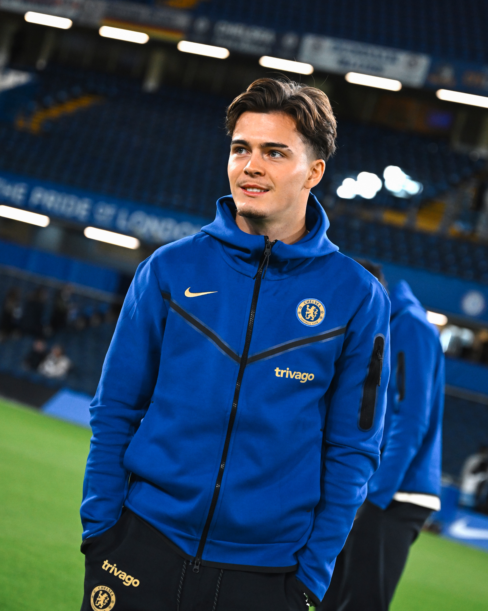 Chelsea fc hotsell squad jacket
