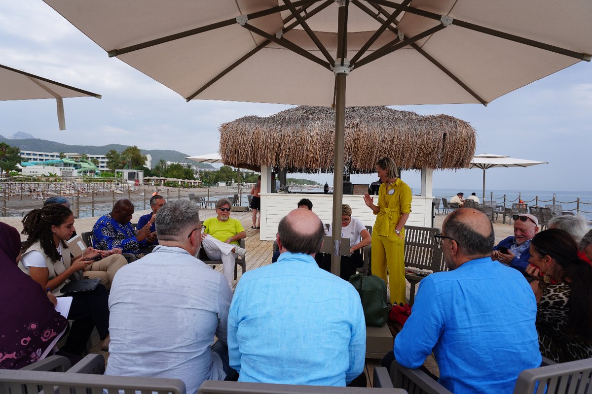 WAS_org's tweet image. WAS President Elna Rudolph facilitated a meeting of the WAS Federations on the deck. #WAS2023