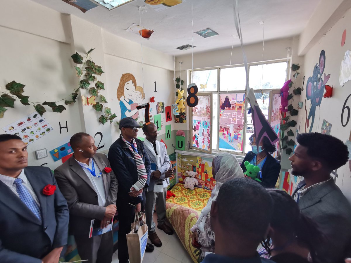 afeworkkassu's tweet photo. As part of z 25th #HealthSectorAnnualReviewMeeting, visited #AanneeDimaa Hlth Cntr in #Burayu, @yekatit12hmc & #Janmeda Hlth Cntr in #AddisAbaba. Promising initiatives on #SBFR, #EMR, #ReferralLinkages, etc with impact on #QUALITY of Health Service Delivery.
@FMoHealth
@AHRI_ETH https://t.co/r5ZTEpwhK0