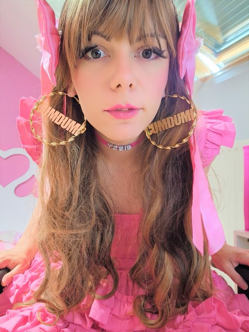 You are a sissy too?? That is SO cool!!😍 Maybe one day I can give you tips and tricks and do your make-up