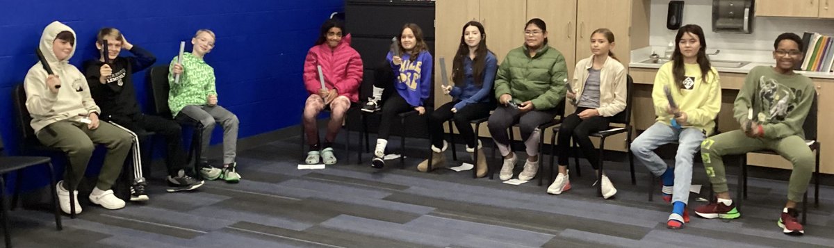 bwsapp94's tweet photo. @theSMSD,@BriarwoodElem,@Bulldogs512 

Older students at Briarwood Elementary are playing hand chimes while rehearsing the Veterans Day program song. https://t.co/FkT0GE8sqx