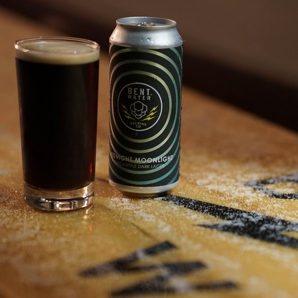 Midnight Moonlight adds some brightness to dark nights of fall. This dark Czech lager is complex, flavorful, and refreshing. The flavor and color of a rich porter with the body and drinkability of the finest Pilsner.