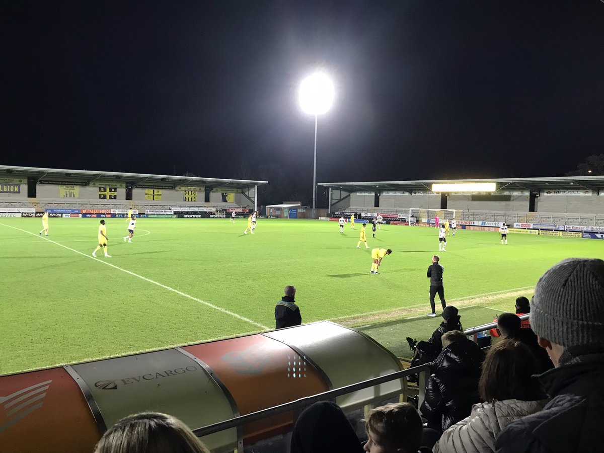 Supporting the #YoungBrewers tonight in the #FAYouthCup 🆚@PVFCAcademy @BAFCAcademy @burtonalbionfc 🟡⚫️