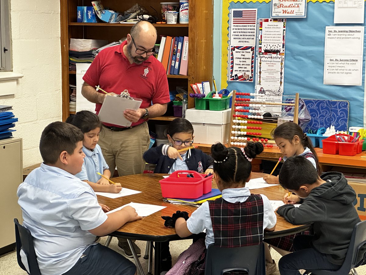 dallasschools's tweet photo. ππ Inside the Classroom: At Obadiah Knight Elementary, students get the opportunity to ignite their curiosity and apply the concepts from their lesson to real-world applications.
#teachbeyondthetest https://t.co/jfkzQZJarr