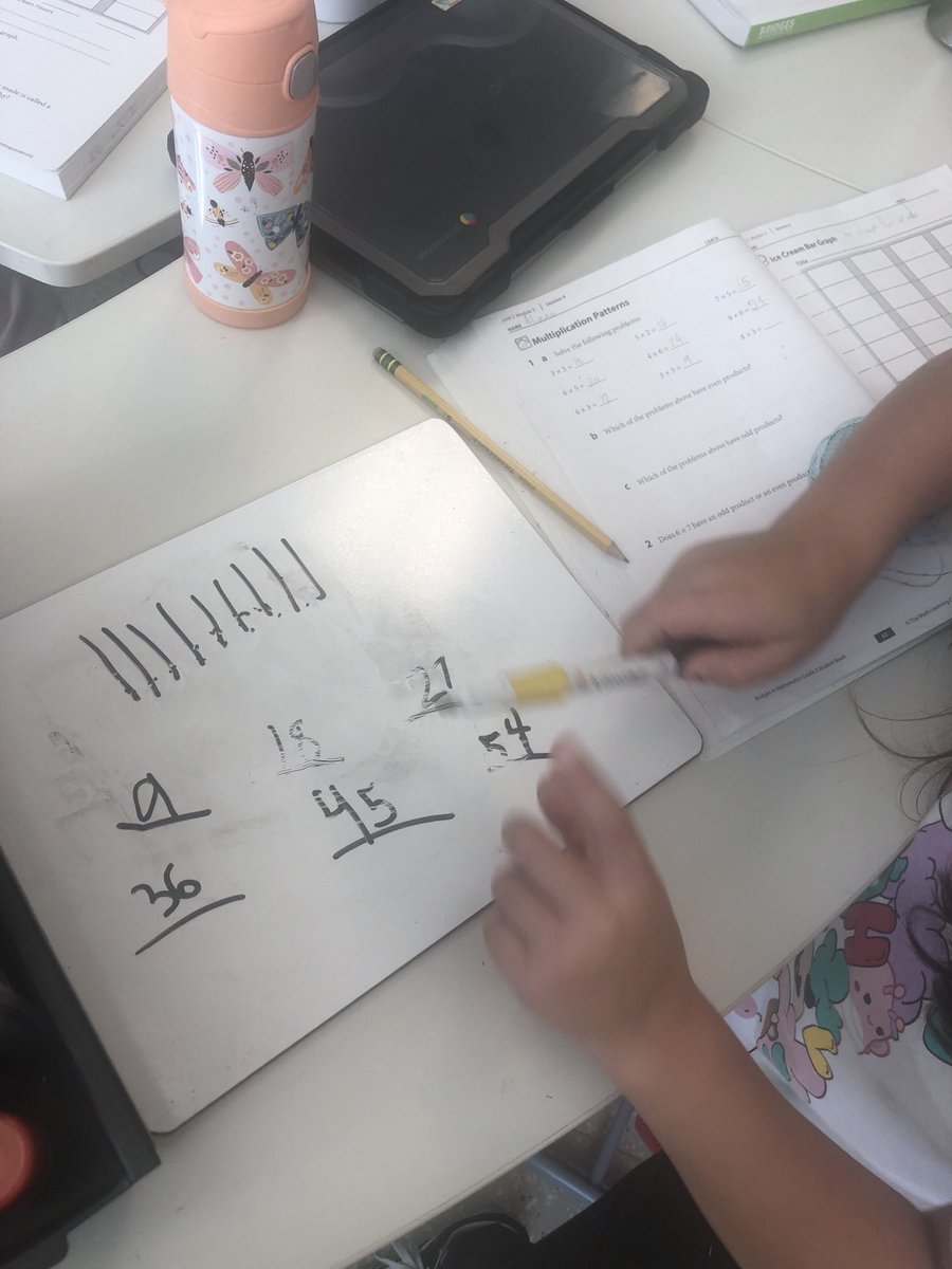 Mrs_Santoni's tweet photo. Flexibility, responsiveness and perseverance all in one third grade math lesson! ⁦@bcps_par⁩ https://t.co/EgiG1xk5Fk